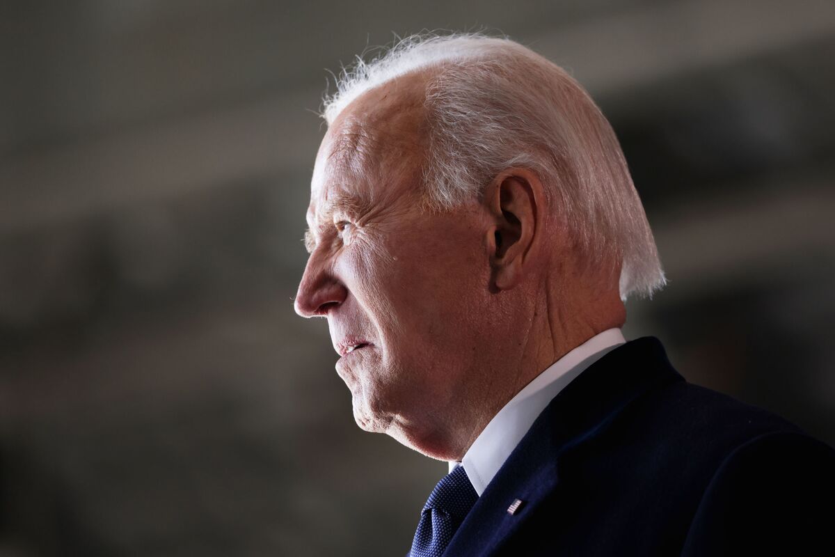 Biden Condemns Trump's Ukraine Policy