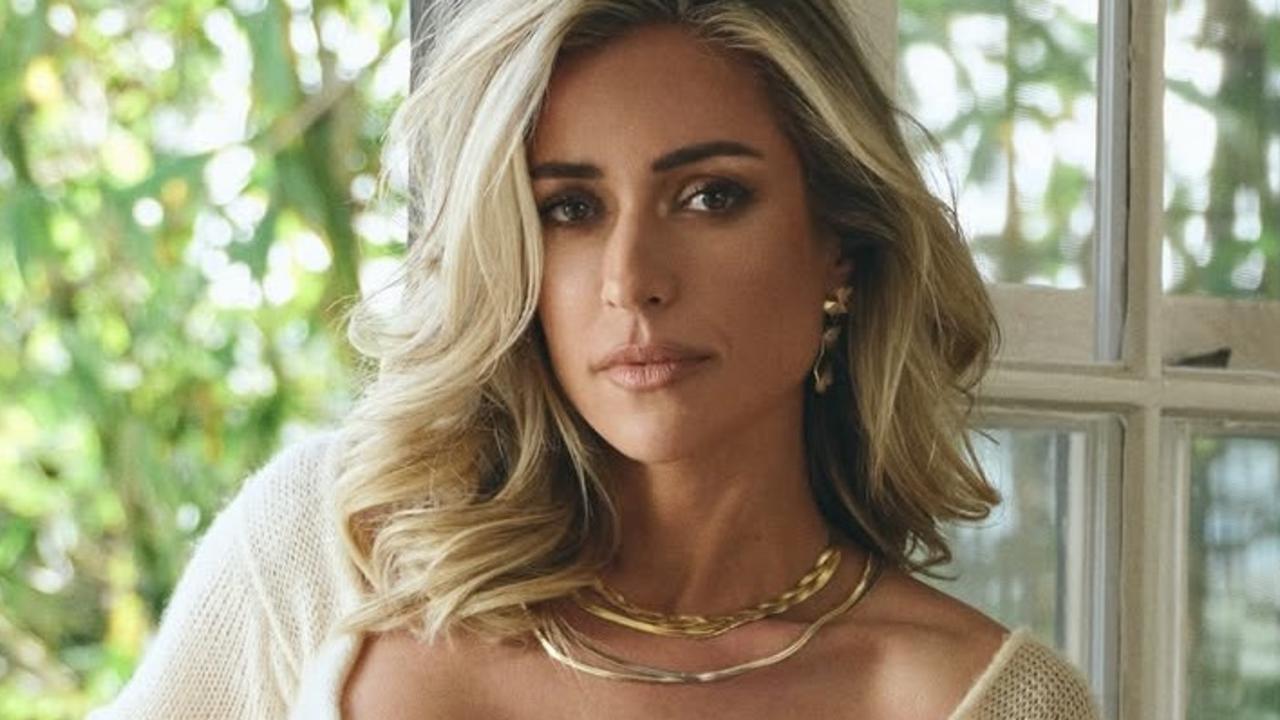 Reality Star's Braless Pic Stuns Fans